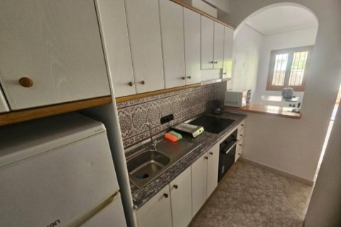 Bungalow for sale in La Zenia, Alicante, Spain 2 bedrooms,  No. 167276 - photo 13