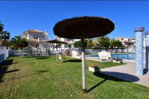Bungalow for sale in La Zenia, Alicante, Spain 2 bedrooms,  No. 167276 - photo 3