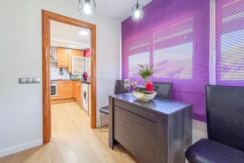 Apartamento en venta en Calella, Barcelona, España 2 dormitorios, 86 m2 No. 194548 - foto 9