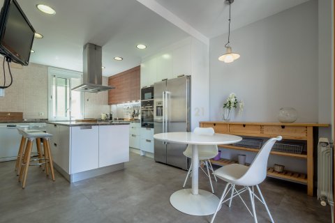 Apartamento en venta en L'Hospitalet de Llobregat, Barcelona, España 3 dormitorios, 185 m2 No. 194547 - foto 16