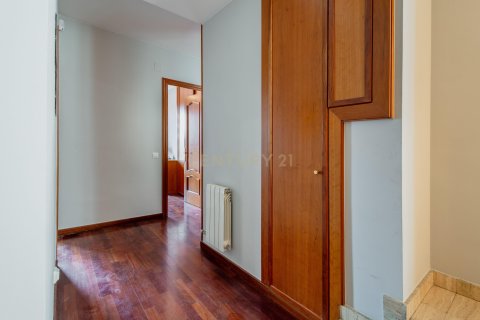 Apartamento en venta en L'Hospitalet de Llobregat, Barcelona, España 3 dormitorios, 185 m2 No. 194547 - foto 20
