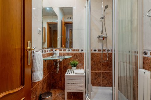 Apartamento en venta en L'Hospitalet de Llobregat, Barcelona, España 3 dormitorios, 185 m2 No. 194547 - foto 11