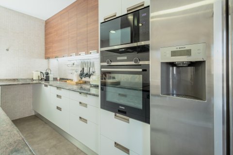 Apartamento en venta en L'Hospitalet de Llobregat, Barcelona, España 3 dormitorios, 185 m2 No. 194547 - foto 17