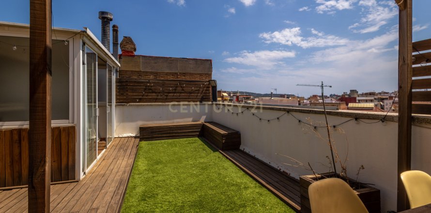 Apartamento en L'Hospitalet de Llobregat, Barcelona, España 3 dormitorios, 185 m2 No. 194547