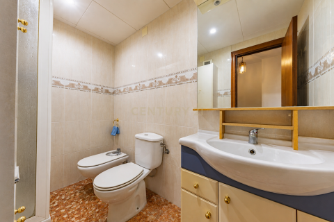 Apartamento en venta en Cerdanyola del Vallès, Barcelona, España 5 dormitorios, 143 m2 No. 194545 - foto 13