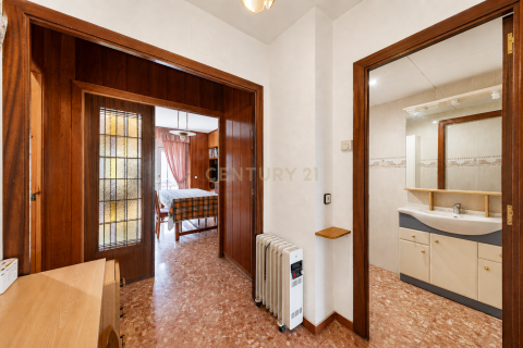 Apartamento en venta en Cerdanyola del Vallès, Barcelona, España 5 dormitorios, 143 m2 No. 194545 - foto 4