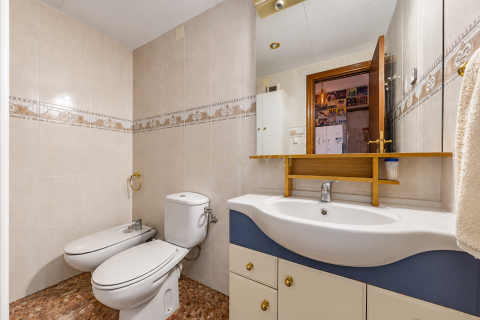 Apartamento en venta en Cerdanyola del Vallès, Barcelona, España 5 dormitorios, 143 m2 No. 194545 - foto 12