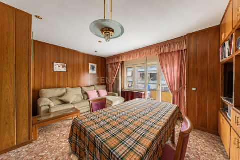 Apartamento en venta en Cerdanyola del Vallès, Barcelona, España 5 dormitorios, 143 m2 No. 194545 - foto 2