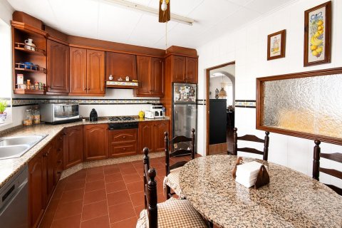 Villa à vendre à Villena, Alicante, Espagne, 7 chambres, 490 m2 No. 190402 - photo 9