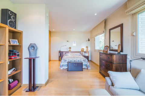 Villa à vendre Barcelona, Espagne, 6 chambres, 686 m2 No. 133500 - photo 27