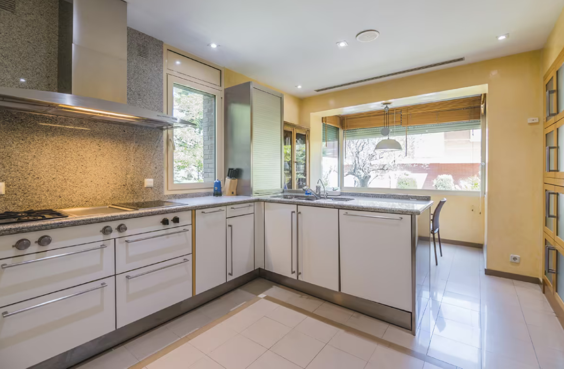 Apartamento en Eixample, Barcelona, España 2 dormitorios, 117 m2 No. 133500