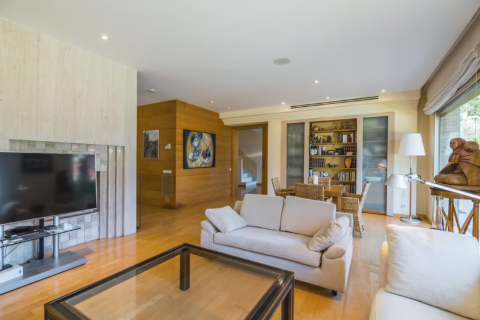 Villa à vendre Barcelona, Espagne, 6 chambres, 686 m2 No. 133500 - photo 17
