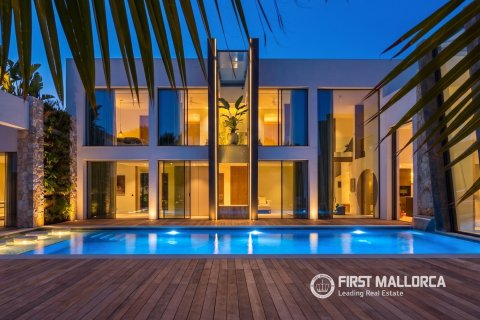 Villa in Nova Santa Ponsa, Mallorca, Spain 5 bedrooms, 421 sq.m. No. 168649