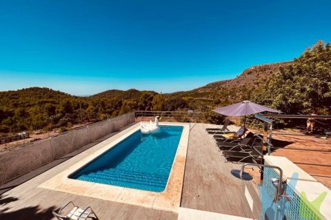 Продажа виллы в Альбалат дельс Таронгерс, Валенсия, Испания 4 спальни, 145м2 №146281 - фото 1