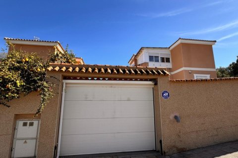 Huvila myytävänä Cox, Alicante, Espanja, 4 makuuhuonetta, 210 m2 No. 189519 - kuva 18