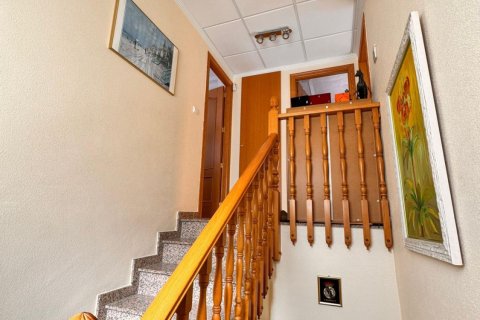 Huvila myytävänä Cox, Alicante, Espanja, 4 makuuhuonetta, 210 m2 No. 189519 - kuva 7