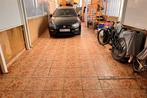 Huvila myytävänä Cox, Alicante, Espanja, 4 makuuhuonetta, 210 m2 No. 189519 - kuva 27