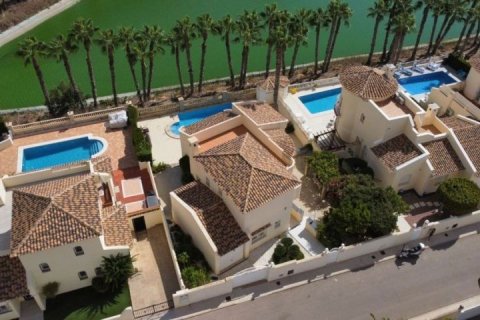 Villa à vendre à Alicante, Espagne, 3 chambres, 132 m2 No. 189518 - photo 3