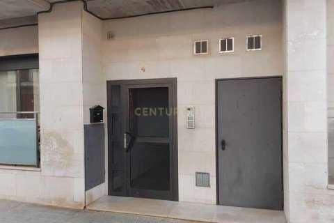 Autotallit myytävänä Manlleu, Barcelona, Espanja , 30 m2 No. 186586 - kuva 3