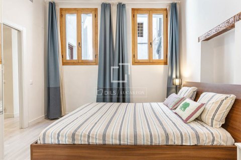 Apartment for sale in Barcelona, Spain 1 bedroom, 63 sq.m. No. 150712 - photo 17