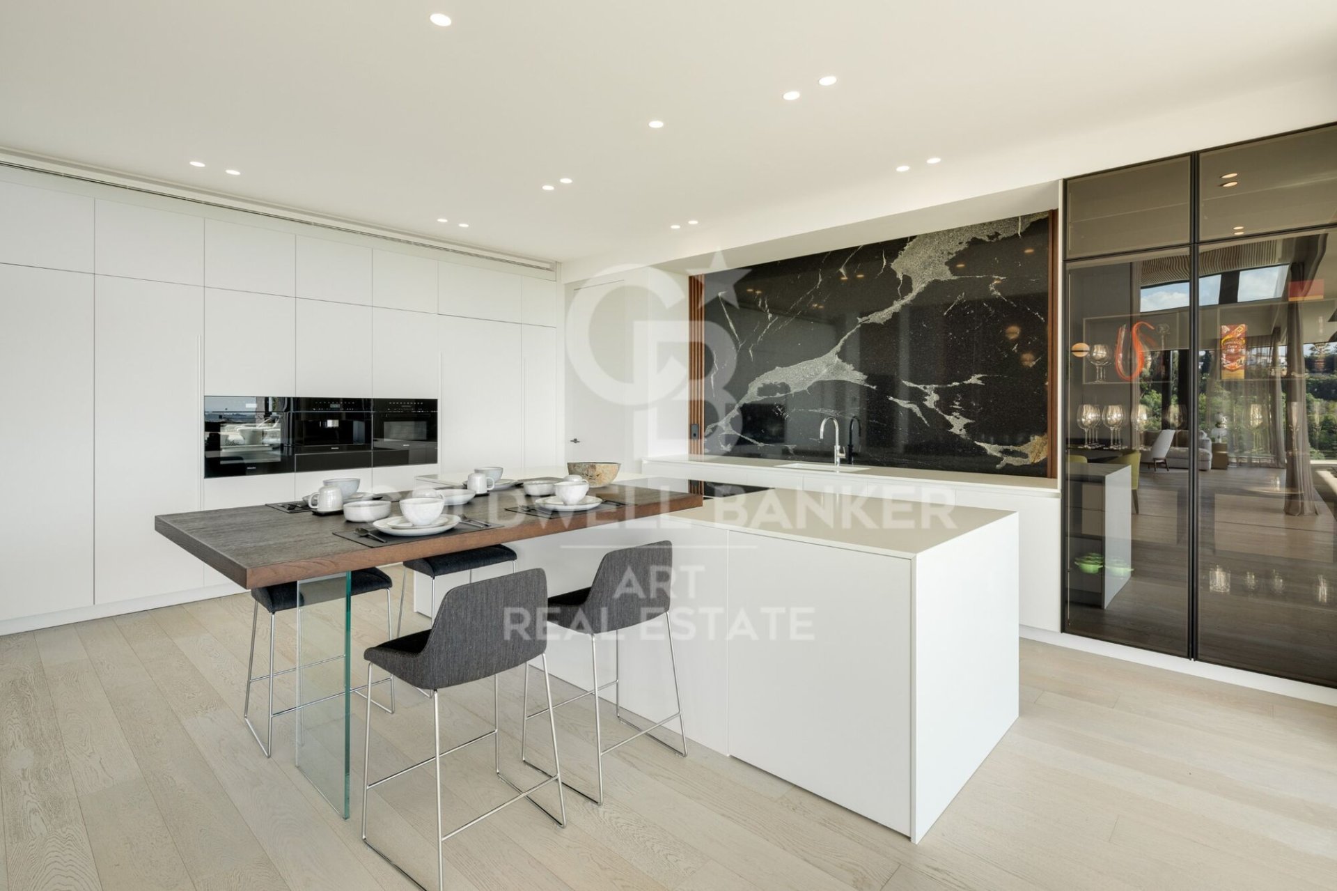 Villa i Benahavis, Malaga, Spanien 6 sovrum, 738 kvm. Nr. 179074