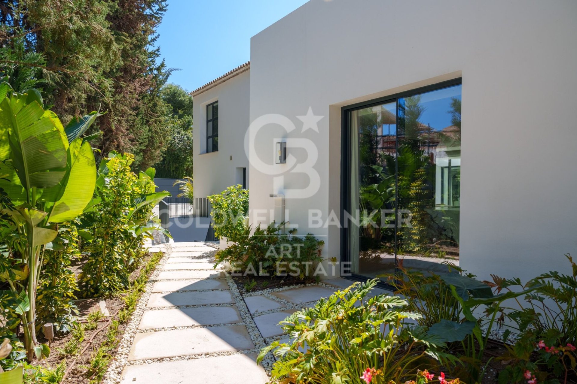 Villa a Marbella, Malaga, Spagna 5 camere da letto, 816 mq. N° 179071