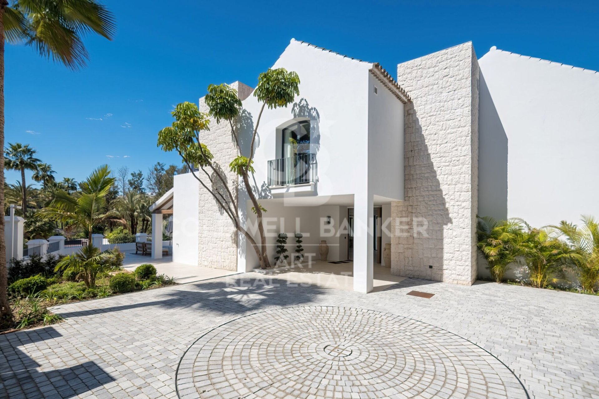 Villa a Marbella, Malaga, Spagna 5 camere da letto, 816 mq. N° 179071