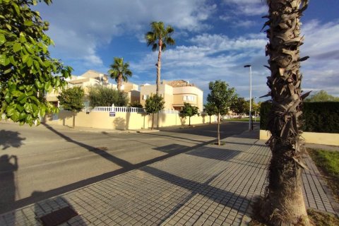 Villa pārdošanā Torrevieja, Alicante, Spānijā 6 istabas, 390 m2 Nr. 115534 - attēls 1