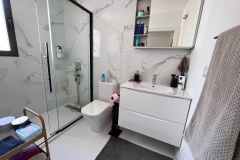 Продажа квартиры в Сан-Мигель-де-Салинас, Аликанте, Испания 2 спальни, 70м2 №147552 - фото 9