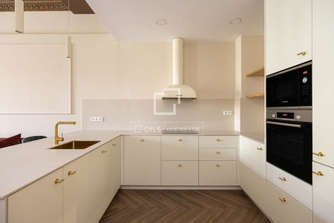 Apartment for sale in Barcelona, Spain 3 bedrooms, 136 sq.m. No. 150683 - photo 27