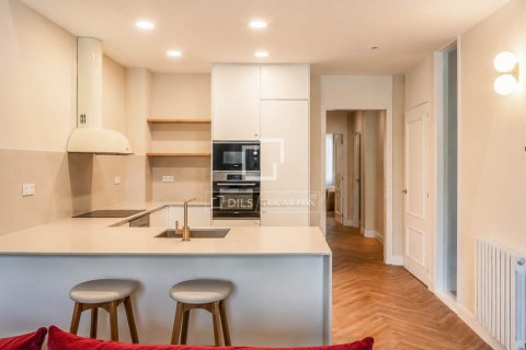 Dzīvoklis pārdošanā Barcelona, Spānijā 3 istabas, 136 m2 Nr. 150683 - attēls 28