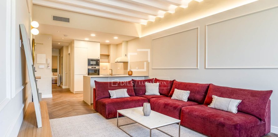 Dzīvoklis Barcelona, Spānijā 3 istabas, 119 m2 Nr. 150684