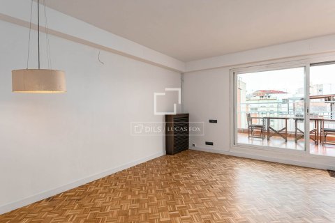 Apartamento en venta en Barcelona, España 3 dormitorios, 116 m2 No. 150679 - foto 3