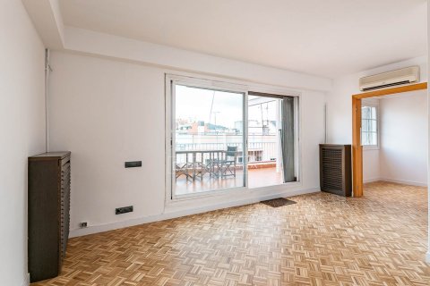 Apartamento en venta en Barcelona, España 3 dormitorios, 116 m2 No. 150679 - foto 4