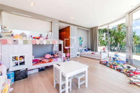 Villa for sale in Sitges, Barcelona, Spain 5 bedrooms, 615 sq.m. No. 150681 - photo 17