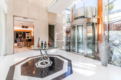 Villa for sale in Sitges, Barcelona, Spain 5 bedrooms, 615 sq.m. No. 150681 - photo 8