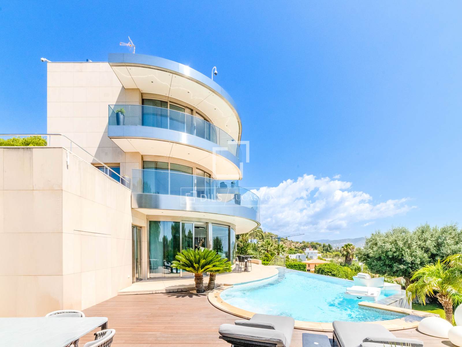Villa a Sitges, Barcelona, Spagna 5 camere da letto, 615 mq. N° 150681
