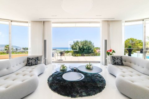 Villa for sale in Sitges, Barcelona, Spain 5 bedrooms, 615 sq.m. No. 150681 - photo 2