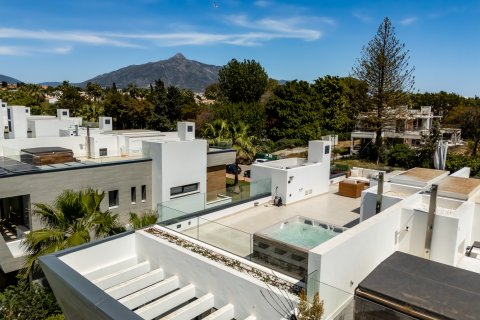 Villa for sale Marbella, Malaga, Spain 5 bedrooms, 297 sq.m. No. 136826 - photo 28