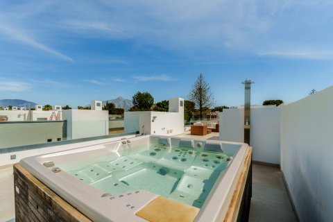 Villa for sale Marbella, Malaga, Spain 5 bedrooms, 297 sq.m. No. 136826 - photo 6