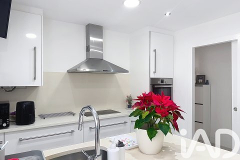 Продажа квартиры в Виланова-и-ла-Желтру, Барселона, Испания 3 спальни, 110м2 №172881 - фото 7