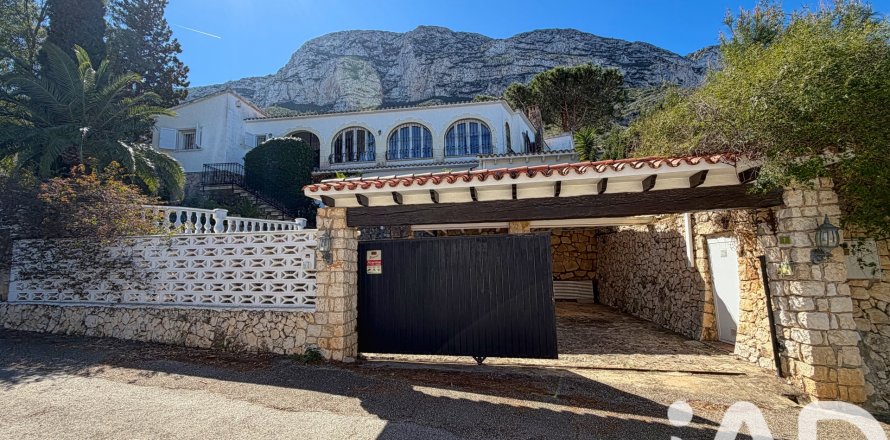 House à Denia, Alicante, Espagne 5 chambres, 450 m2 No. 172883