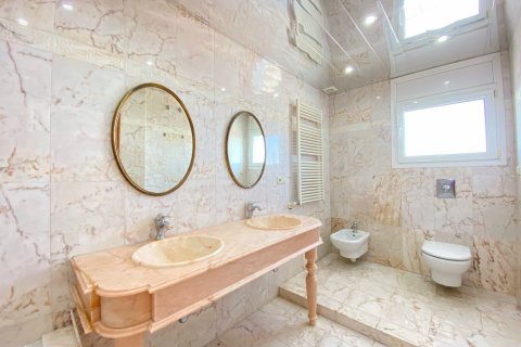 Продажа дома Льорет-де-Мар, Герона, Испания 3 спальни, 293м2 №99177 - фото 23