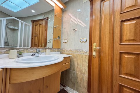 Apartment for sale Torrevieja, Alicante, Spain 3 bedrooms, 106 sq.m. No. 133070 - photo 30