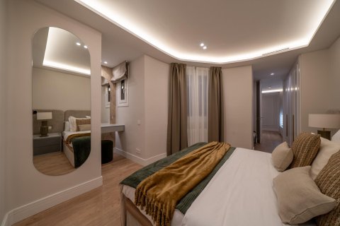 Apartment for sale Madrid, Spain 2 bedrooms, 144 sq.m. No. 133068 - photo 19