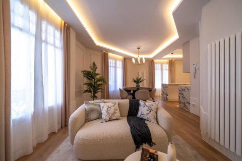 Apartment for sale Madrid, Spain 2 bedrooms, 144 sq.m. No. 133068 - photo 2