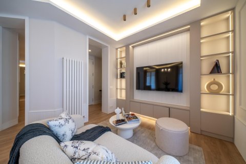 Apartment for sale Madrid, Spain 2 bedrooms, 144 sq.m. No. 133068 - photo 4