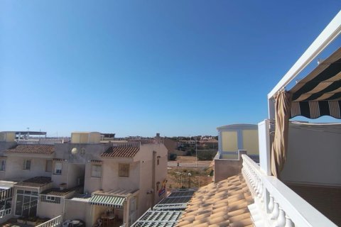 Bungalow for sale Torrevieja, Alicante, Spain 2 bedrooms,  No. 133069 - photo 4