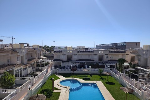 Bungalow for sale Torrevieja, Alicante, Spain 2 bedrooms,  No. 133069 - photo 3