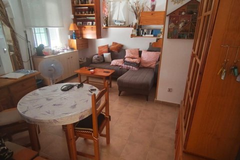 Bungalow for sale Torrevieja, Alicante, Spain 2 bedrooms,  No. 133069 - photo 6